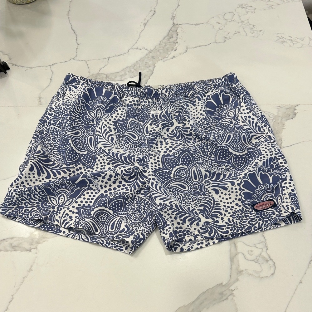 Vineyard Vines‎ Mens XL Swim Trunks Blue White Paisley Floral Print